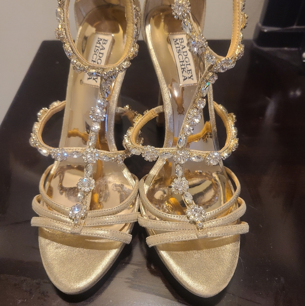 Badgley Mischka Gold Heels